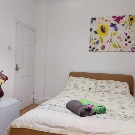 Spacious Double Room In Anfield Ливърпул Екстериор снимка