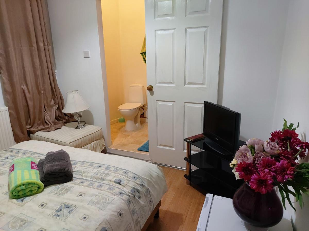 Spacious Double Room In Anfield Ливърпул Екстериор снимка