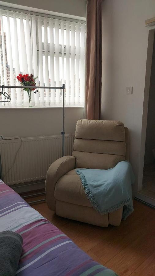 Spacious Double Room In Anfield Ливърпул Екстериор снимка