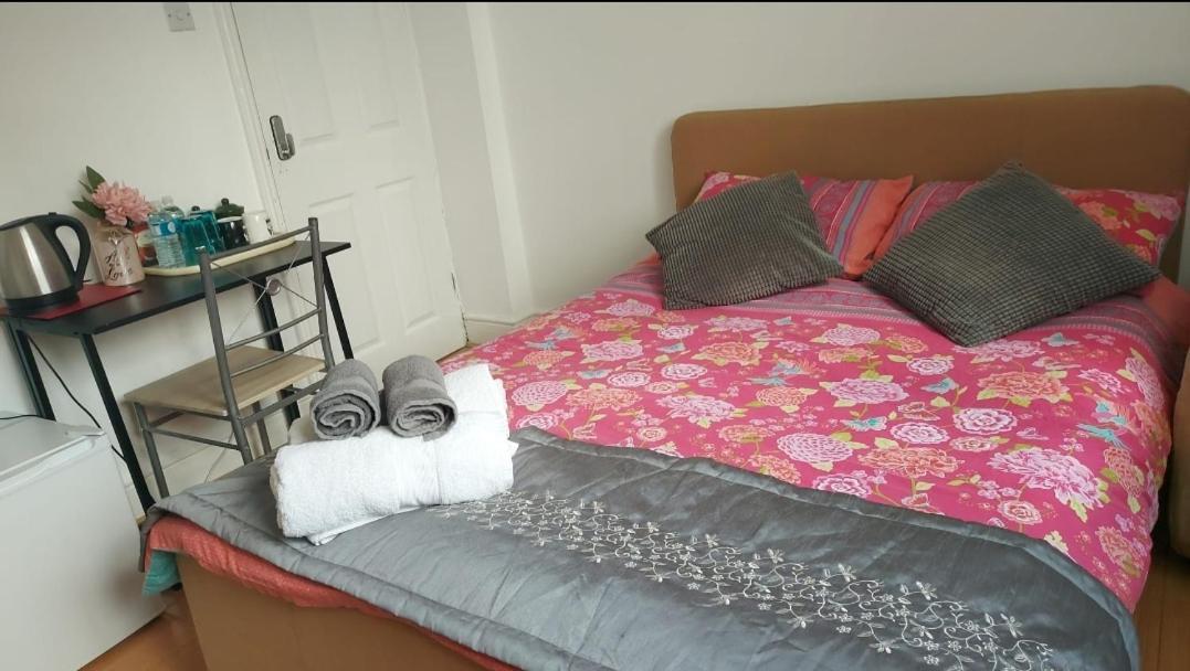 Spacious Double Room In Anfield Ливърпул Екстериор снимка