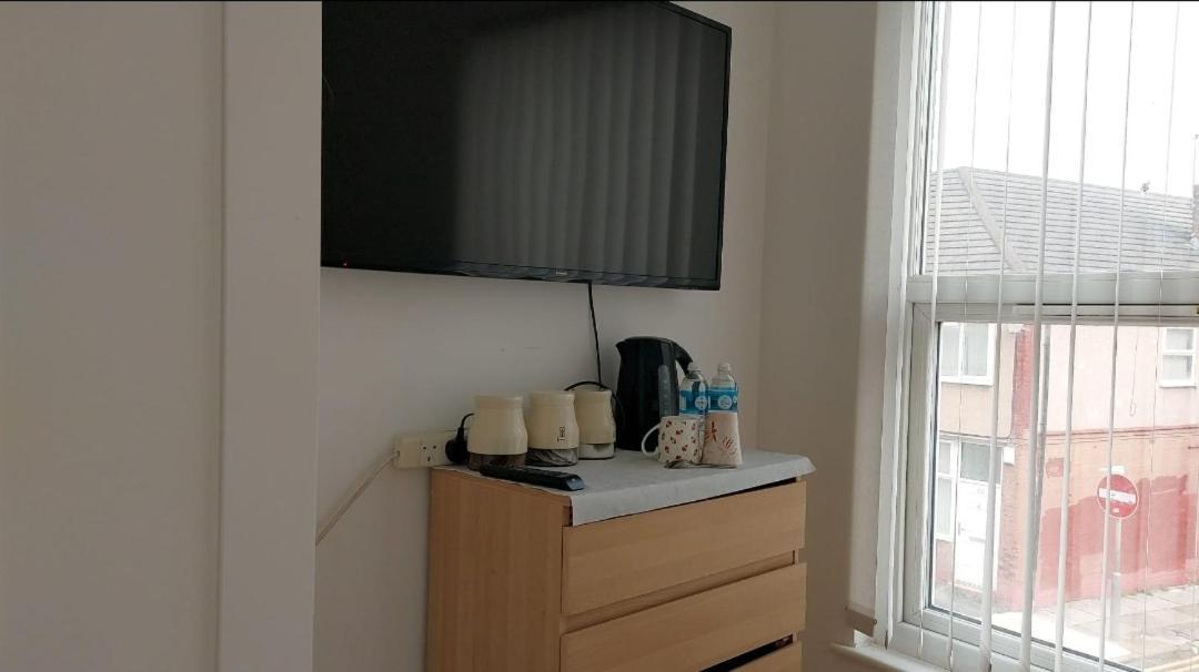 Spacious Double Room In Anfield Ливърпул Екстериор снимка