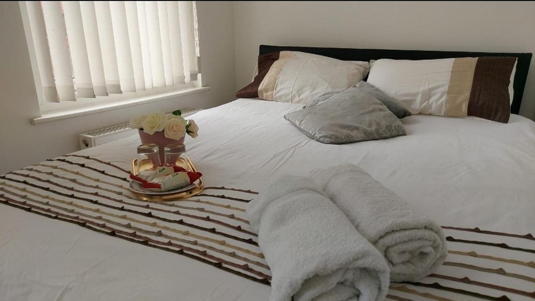 Spacious Double Room In Anfield Ливърпул Екстериор снимка