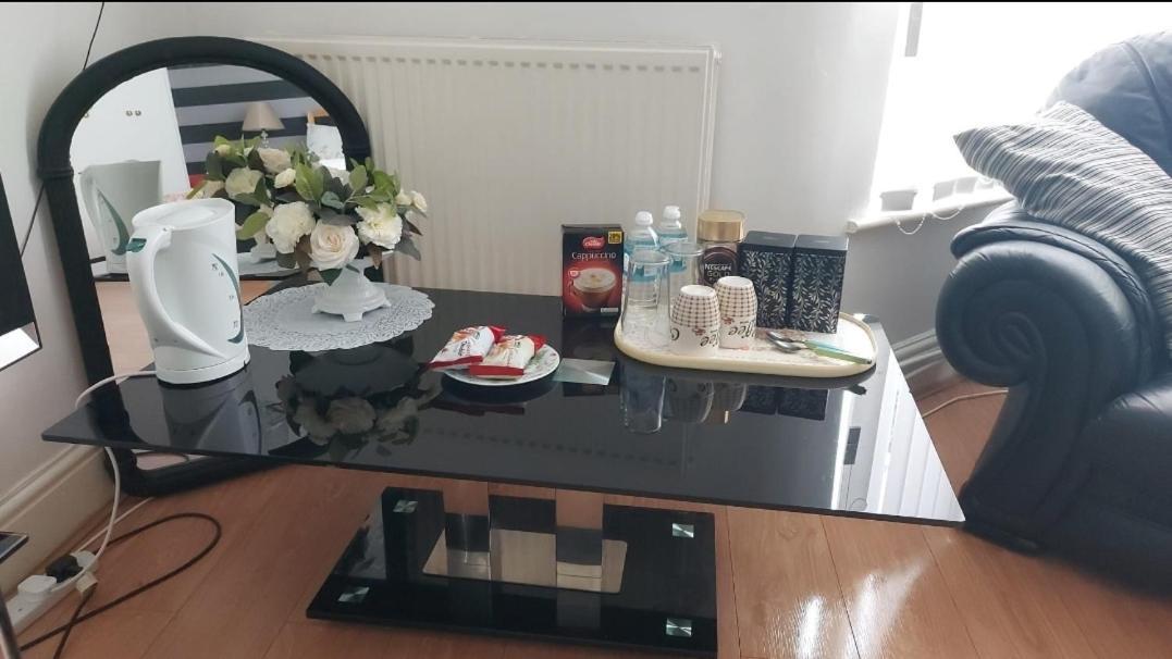 Spacious Double Room In Anfield Ливърпул Екстериор снимка